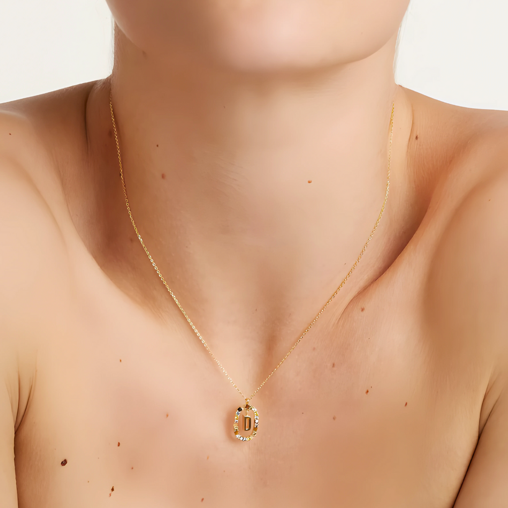Collar Inicial Radiante